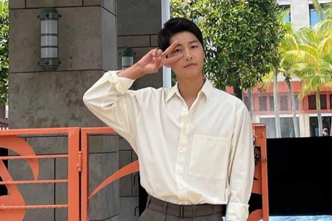 Reuni Setelah Reborn Rich, Song Joong Ki dan Park Ji Hyun Bintangi Drama Romantis ‘Love Cloud‘