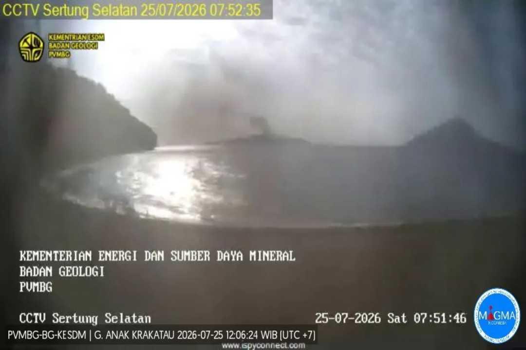 Gunung Anak Krakatau Kembali Erupsi Dua Kali, PVMBG Imbau Masyarakat Jauhi Radius Bahaya