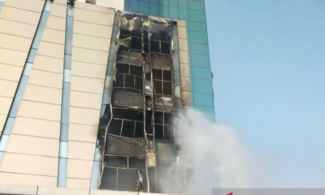 Kebakaran Landa Hotel Pullman Grogol Petamburan, 14 Mobil Damkar Dikerahkan Api Berhasil Dikendalikan