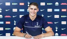  Tottenham Perpanjang Kontrak Micky van de Ven hingga 2031