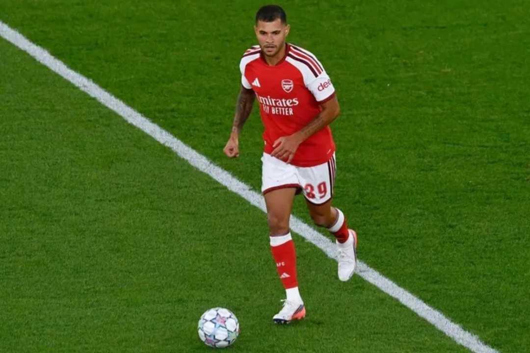 Arsenal Tutup Pramusim dengan Kemenangan atas Como Lewat Adu Penalti