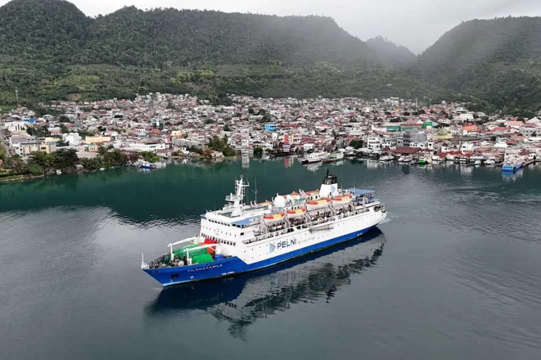 Pelni Gratiskan Pengiriman Bantuan Logistik untuk Korban Gempa NTT  Judul Alternatif