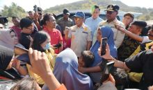  Mendagri Tito Dengarkan Keluhan Warga Terdampak Gempa Nagekeo, Titip Bantuan Rp50 Juta