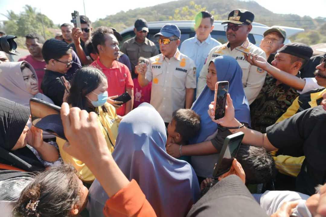 Mendagri Tito Dengarkan Keluhan Warga Terdampak Gempa Nagekeo, Titip Bantuan Rp50 Juta
