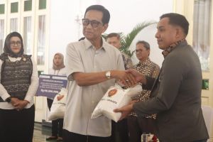 Teruskan Tradisi HB IX, Sri Sultan Bantu Korban Gempa NTT