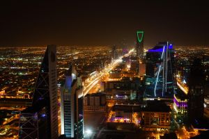 Peringatan Serangan Udara di Riyadh, Asap Hitam Membubung di Dekat Bandara