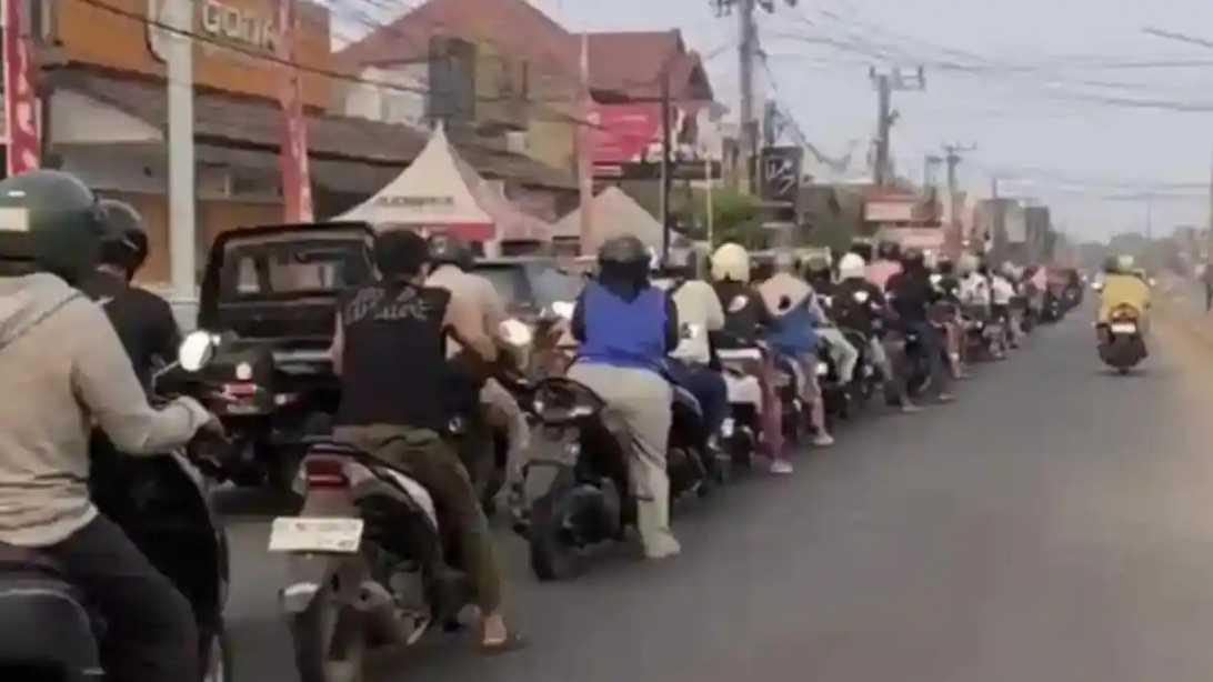 Antrean BBM Mengular hingga 1 Kilometer, Ombudsman Soroti Distribusi dan Kuota