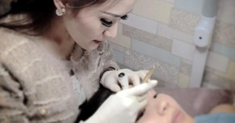  Cantik dengan Sulam Alis
