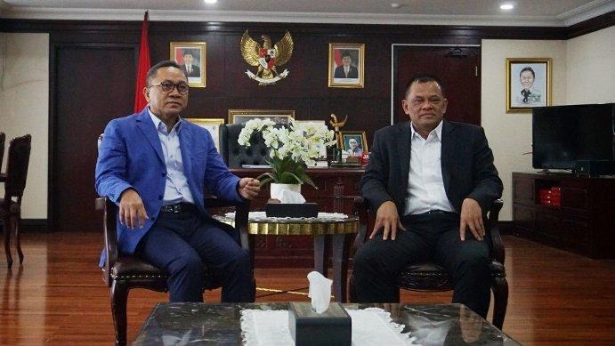  Ini yang Dibahas pada Pertemuan Tertutup Zulkifli-Gatot di Parlemen