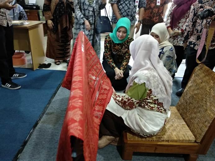  Pelajari Cara Membuat Batik, Tim Dekranasda Jabar Kunjungi BBKB Yogyakarta