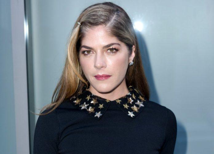  Aktris Selma Blair Terbuka soal ‘Multiple Sclerosis’ yang Dideritanya 