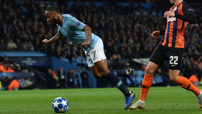  Permintaan Maaf Sterling atas Drama Penalti 