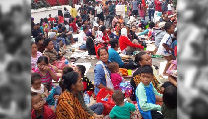  Jelang Imlek, Pengemis Padati Vihara Taman Sari Jakarta