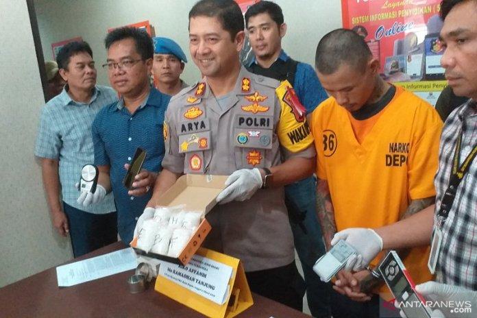  Polresta Depok Tangkap Kurir dan Pelaku Narkotika Berjenis Sabu-Sabu