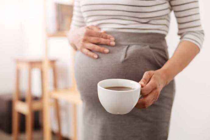  Peringatan Mengonsumsi Kopi saat Hamil