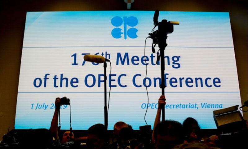  OPEC Terus Kurangi Pasokan Guna Topang Harga karena Ekonomi Melemah