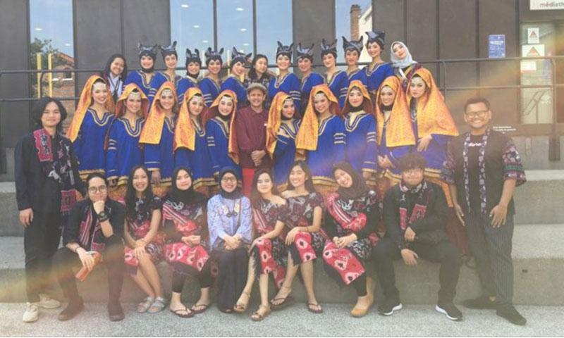  Kelompok Tari Mahasiswa UI Jadi Juara Festival di Prancis