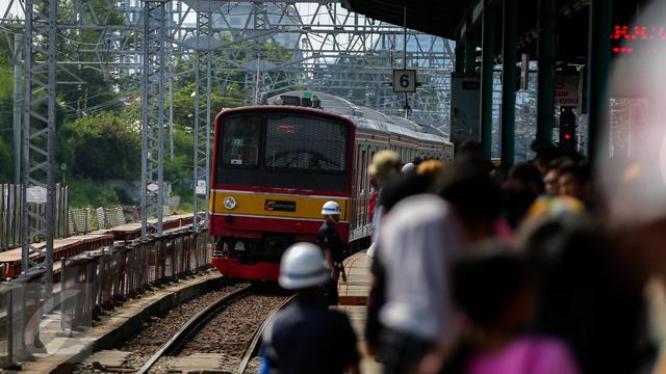  Seluruh Perjalanan Kereta Dari dan Menuju Stasiun Tanah Abang Dibatalkan