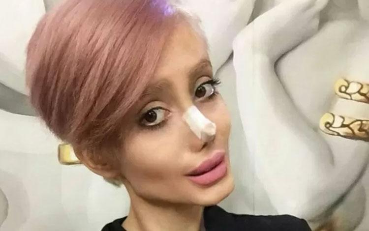  Selebgram Iran Mirip Angelina Jolie Ditangkap