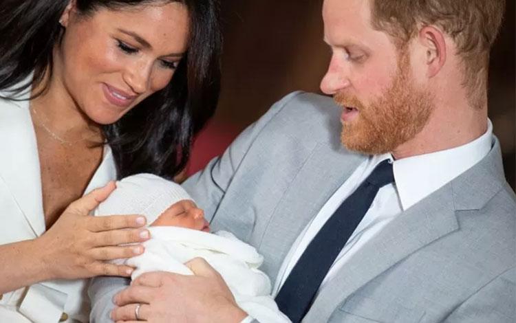  Pangeran Harry dan Meghan Markle Akan Tinggalkan Kerajaan?