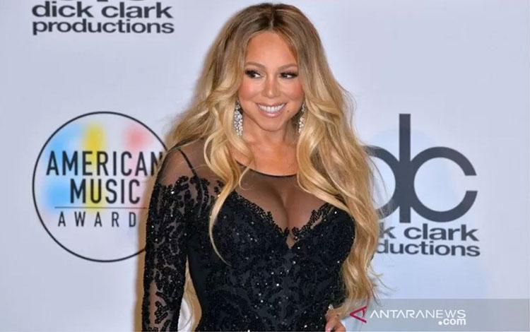  Mariah Carey Jadi Musikus Pertama Puncaki Hot 100 Selama 4 Dekade