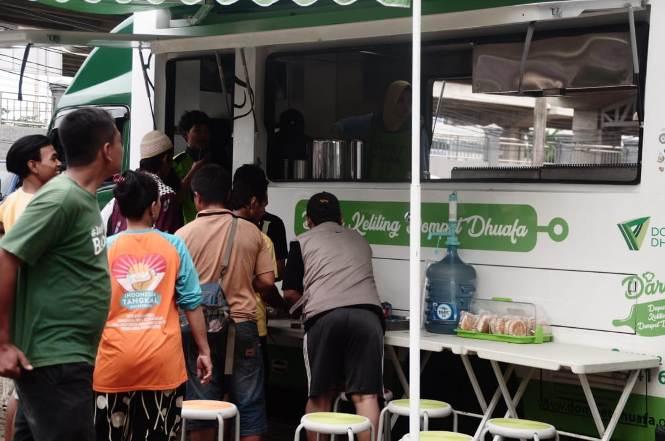  Banjir Parah, DMC Dompet Dhuafa Respon Cepat Buka Dapur Keliling