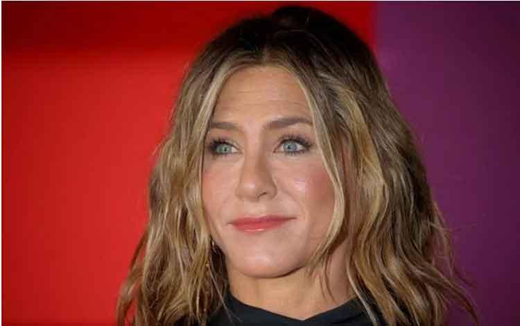  Jennifer Aniston dan Paul Rudd Pandu Golden Globe 2020