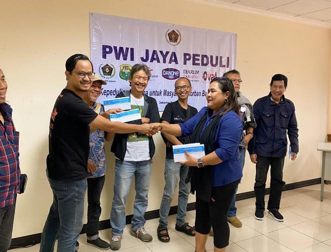  Lagi, PWI Jaya Peduli Serahkan Bantuan kepada Keluarga PWI Terdampak Banjir 