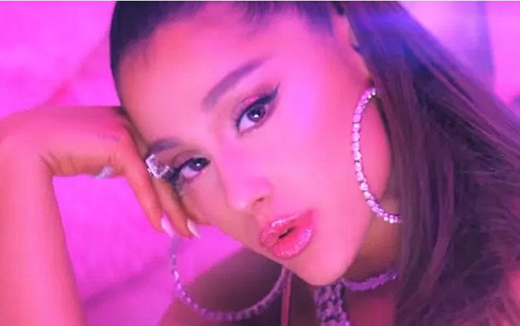  Ariana Grande Digugat karena Kemiripan Lagu 7 Rings 