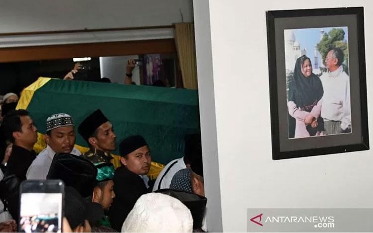  Presiden Sampaikan Duka Atas Wafatnya Gus Sholah