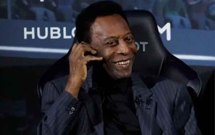  Pele Depresi Lantaran Kesehatannya Kian Memburuk