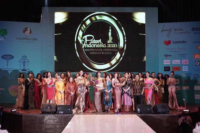  39 Finalis Puteri Indonesia 2020 Peragakan Kostum Indonesia Berbasis Budaya