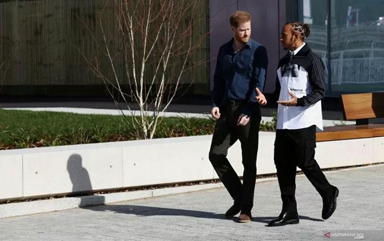  Pangeran Harry, Lewis Hamilton Resmikan Museum Sirkuit Silverstone