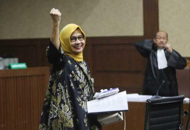  Tok! MA Vonis Lepas Mantan Dirut Pertamina Karen Agustiawan