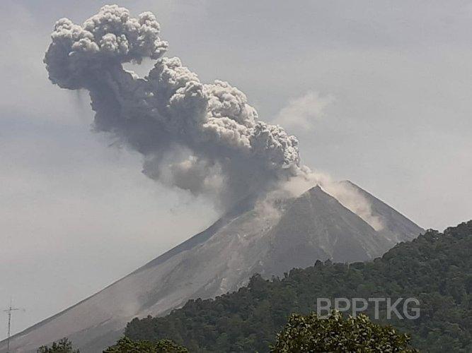  BPPTKG: Gunung Merapi Kembali Meletus, Setinggi 1.000 Meter