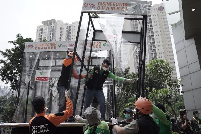  DMC Dompet Dhuafa Tempatkan Bilik Disinfektan di RSD Wisma Atlet Kemayoran