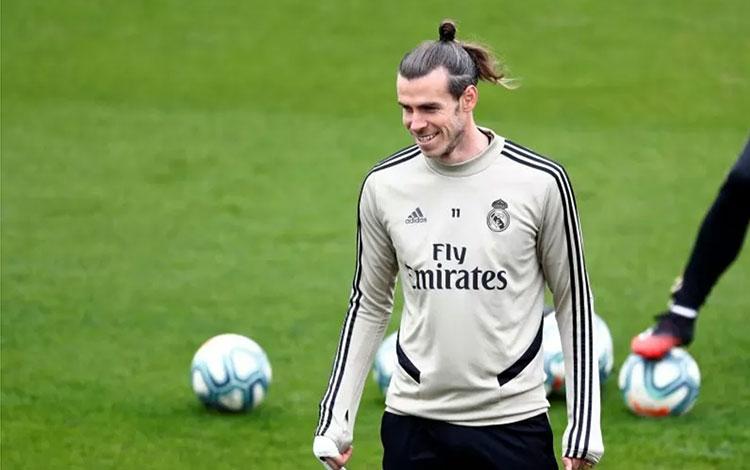  Bale Donasi Ratusan Ribu Poundsterling Guna Perangi Virus Corona