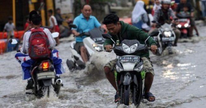  Pagi Ini, Banjir Rendam 17 RW di Jaktim dan Sebagian Jaksel 