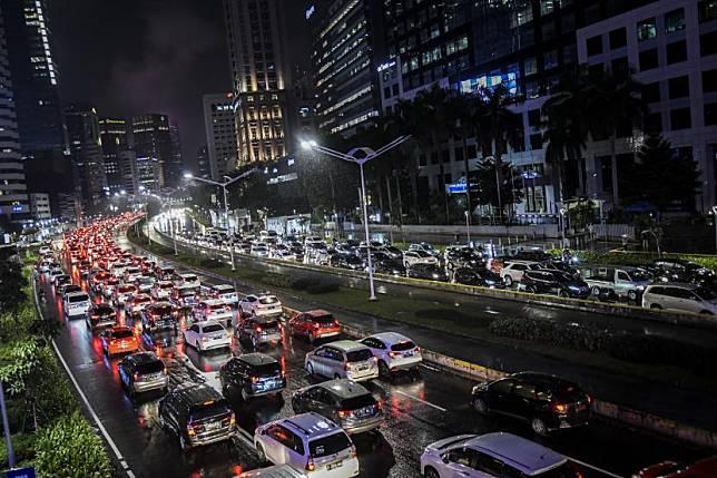  Arus Lalu Lintas di Jalan Sudirman Jakarta Kembali Padat