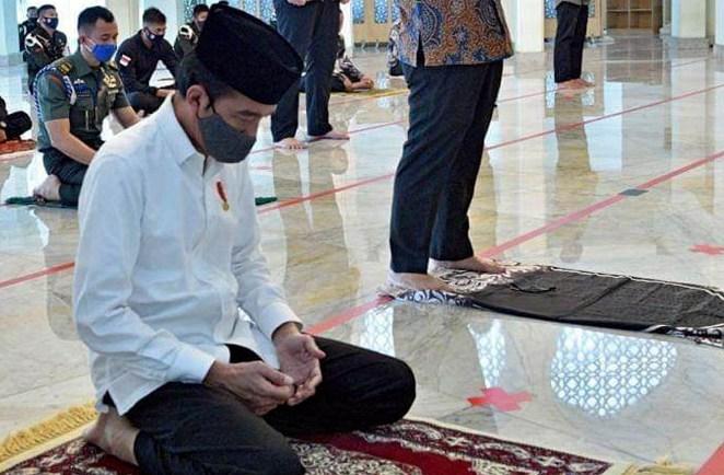  Presiden Jokowi Salat Jumat Berjamaah di Masjid Baiturrahim