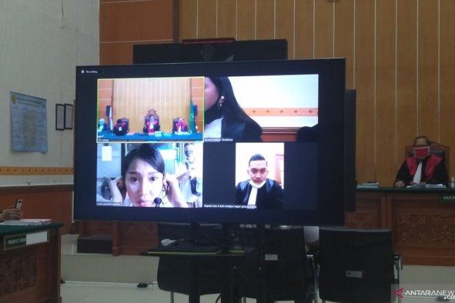  Lucinta Luna  Jalani Sidang Kasus Narkoba di PN Jakarta Barat