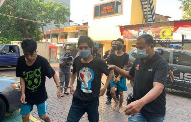  Tiga Residivis Begal Bersenjata Tajam di Jakarta Barat Diringkus 