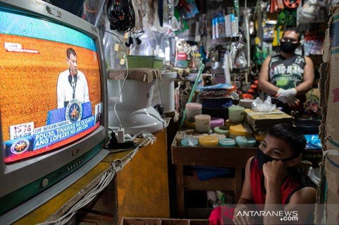  Puji Rusia Kembangkan Vaksin COVID-19, Duterte Rela Ikut Uji Coba