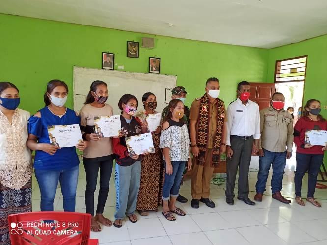  Bupati Sikka Sebut Program Indonesia Pintar untuk Tekan Drop Out