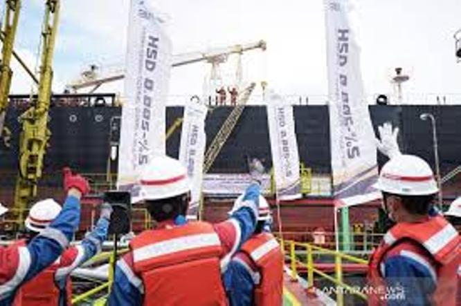  Pertamina Ekspor Perdana 200 Ribu Barel Solar HSD ke Malaysia