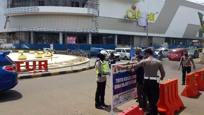  Sistem Buka-Tutup di Jalur Menuju Puncak-Cipanas Diberlakukan