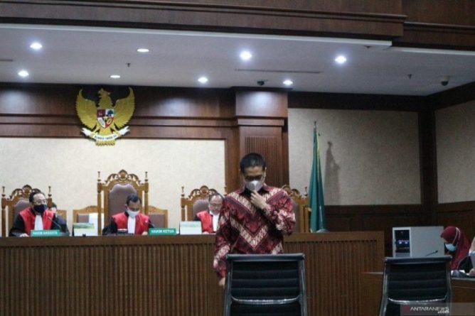  Ceritakan Kondisi Keluarga Tak Harmonis, Suami Pinangki Menangis