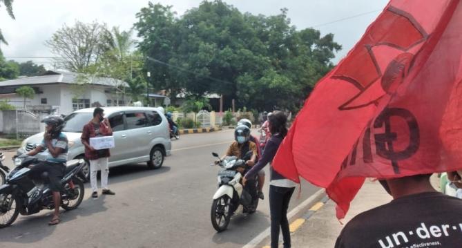  Solidaritas Warga Terdampak Erupsi Ile Lewotolok, GMNI Sikka Lakukan Aksi Kemanusiaan 