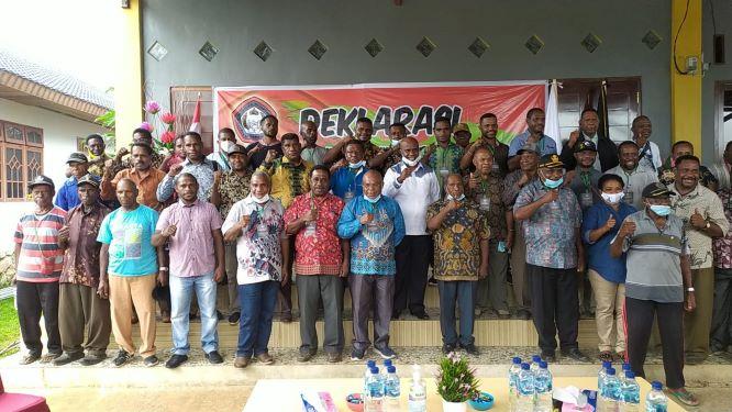  Warga Aitinyo Utara Gelar Deklarasi  Bentuk  LMA dan IKMMF, Ketua DPRD: Langkah Maju Keberlangsungan Orang Fategomi