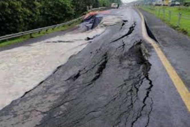  Ini Penyebab Amblesnya Ruas Jalan Km 122 Tol Cipali 